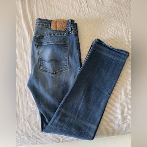 American Eagle men’s jeans